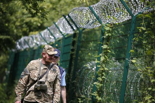 Mešana patrulja policije in vojske ob slovenski meji